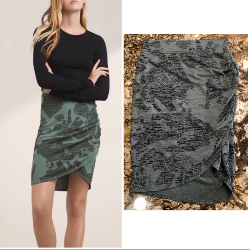 Aritzia Wilfred Free Tyra Skirt